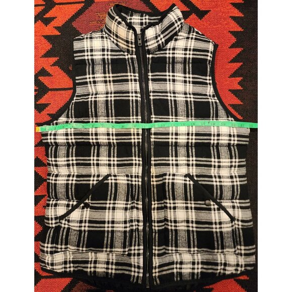 A New Day Black & White Plaid Puffer Vest With Front Pockets & Zipper Closure XL - Picture 2 of 13